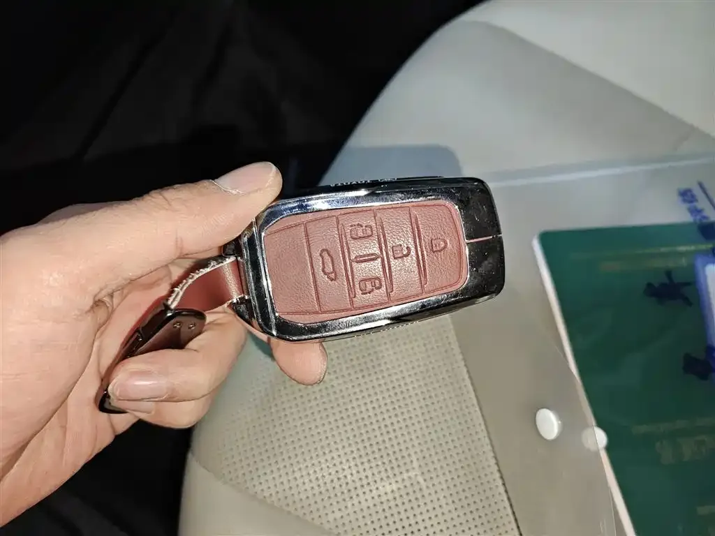 Toyota Granvia — фото 3