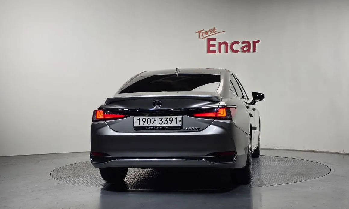 Lexus ES 2023 из KR, фото 2
