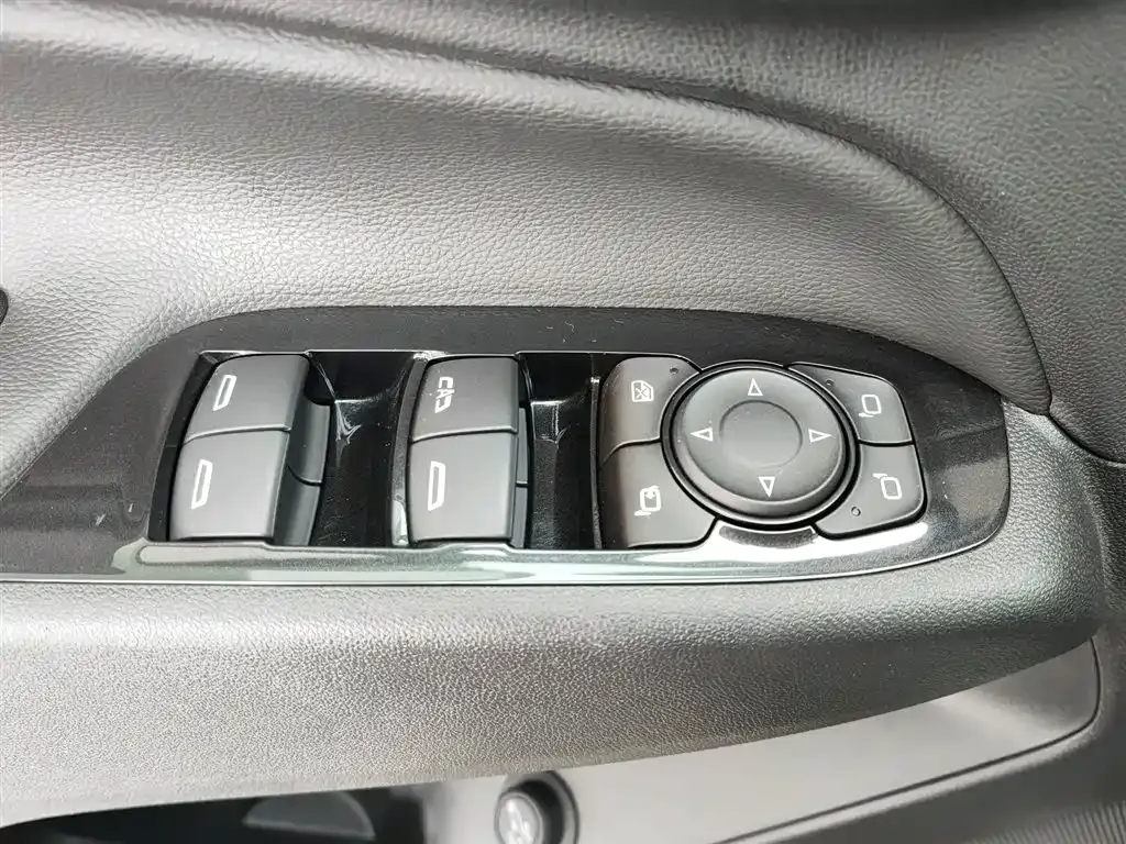 Chevrolet Equinox 2022 из CN, фото 9