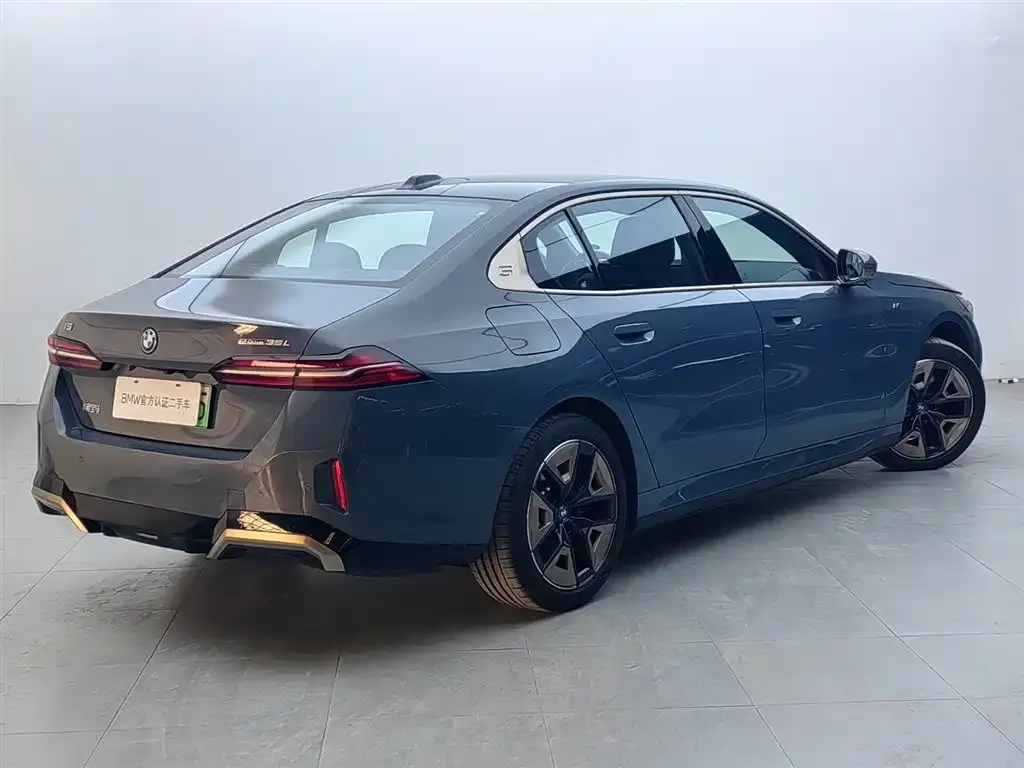 BMW i5 — фото 5