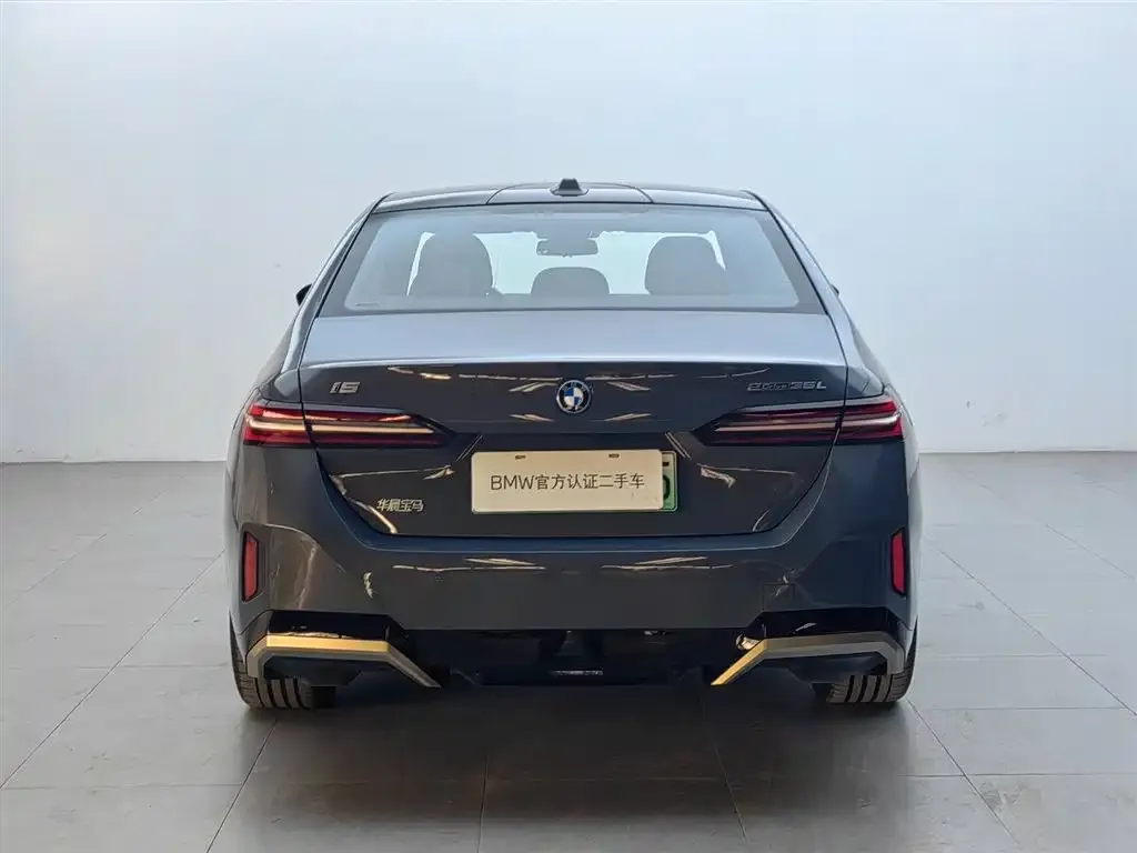 BMW i5 — фото 2