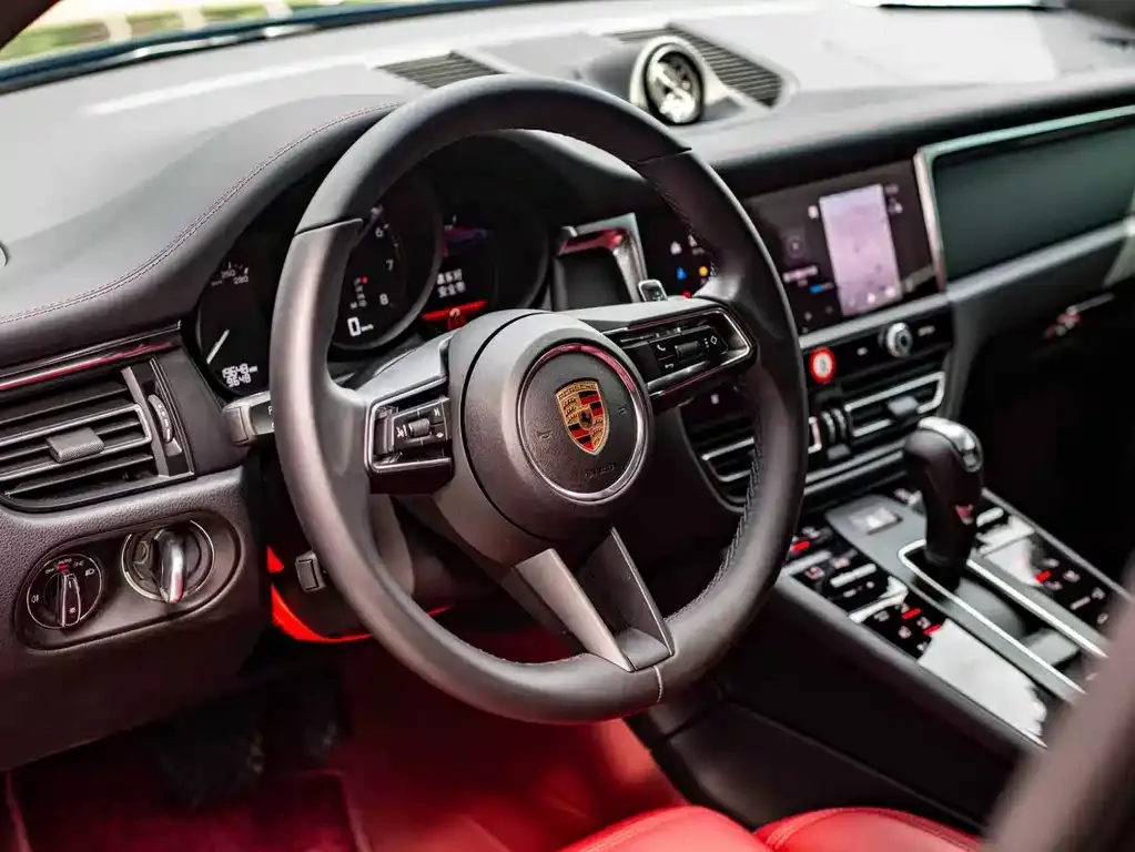 Porsche Macan — фото 9