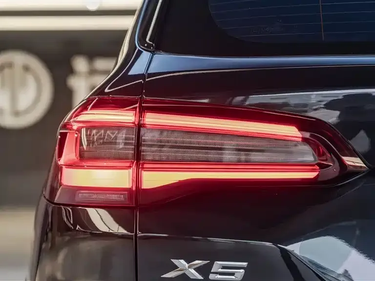BMW X5 — фото 10