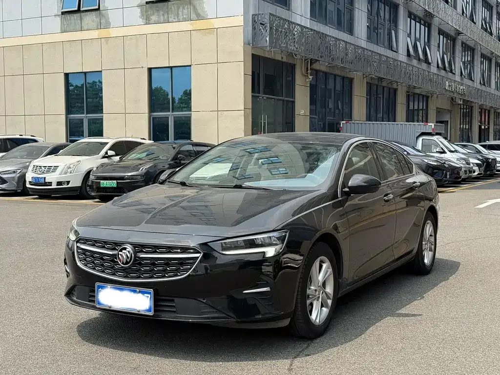 Buick Regal — фото 1