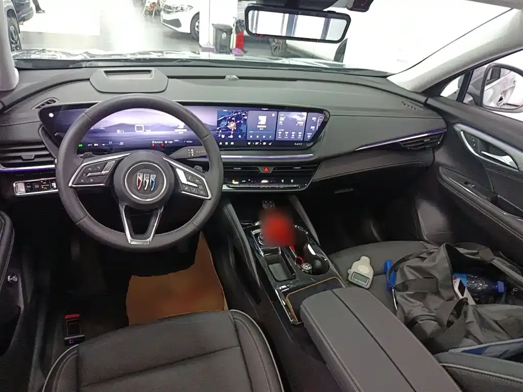 Buick Envision Plus — фото 8