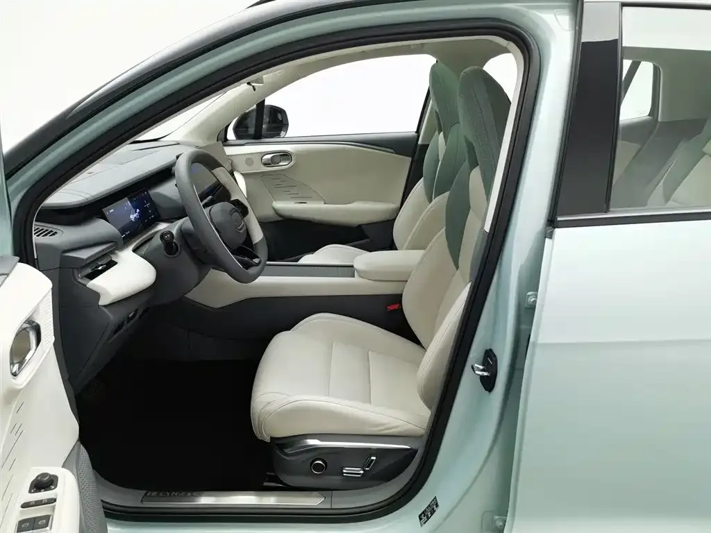 Lynk & Co 06 EM-P 2024 из CN, фото 10