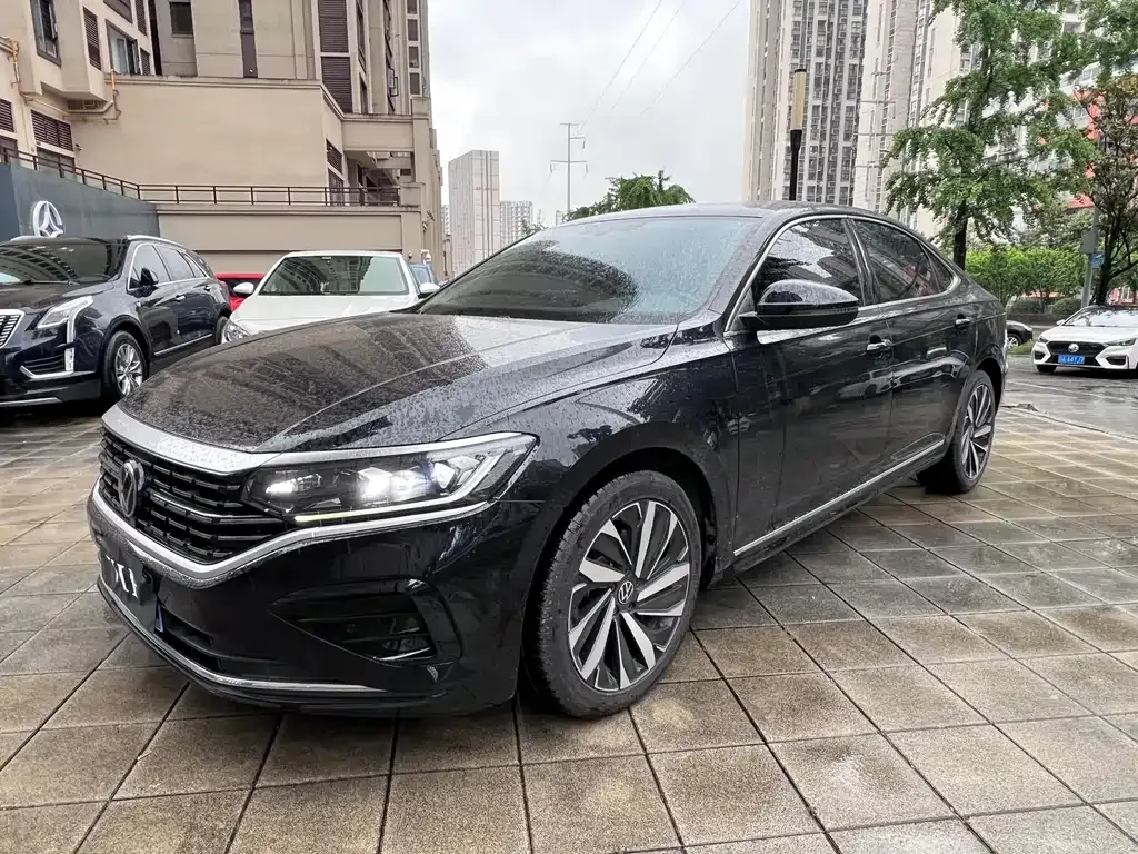 Volkswagen Passat — фото 1