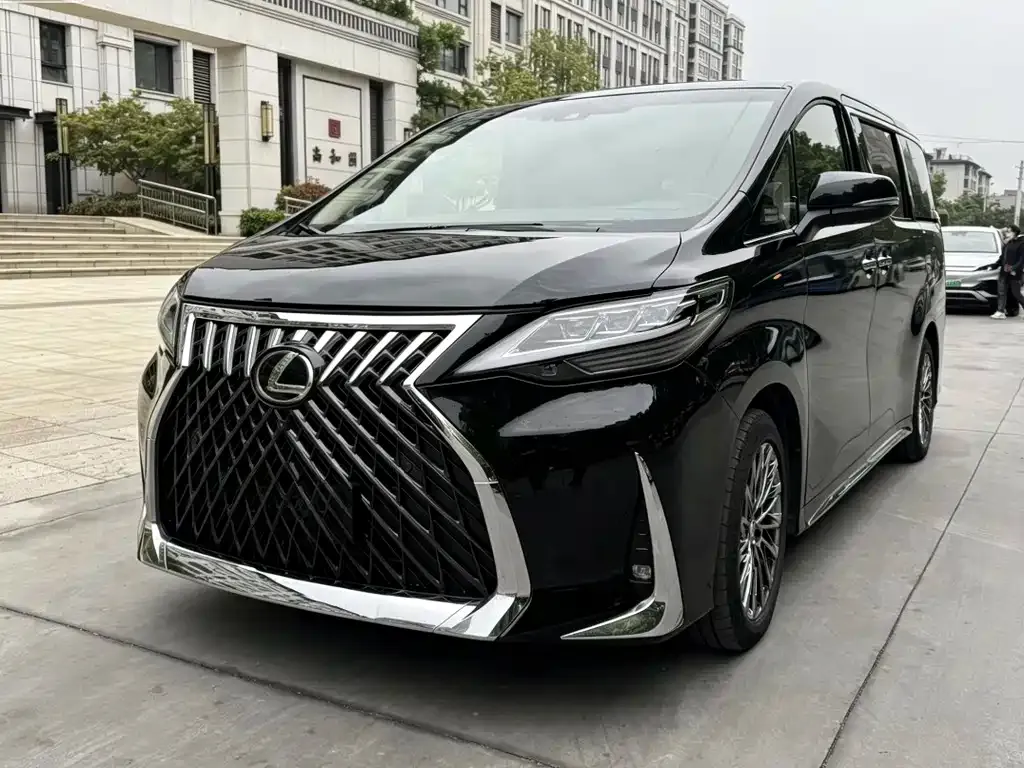 Toyota Vellfire 2023 из CN, фото 1