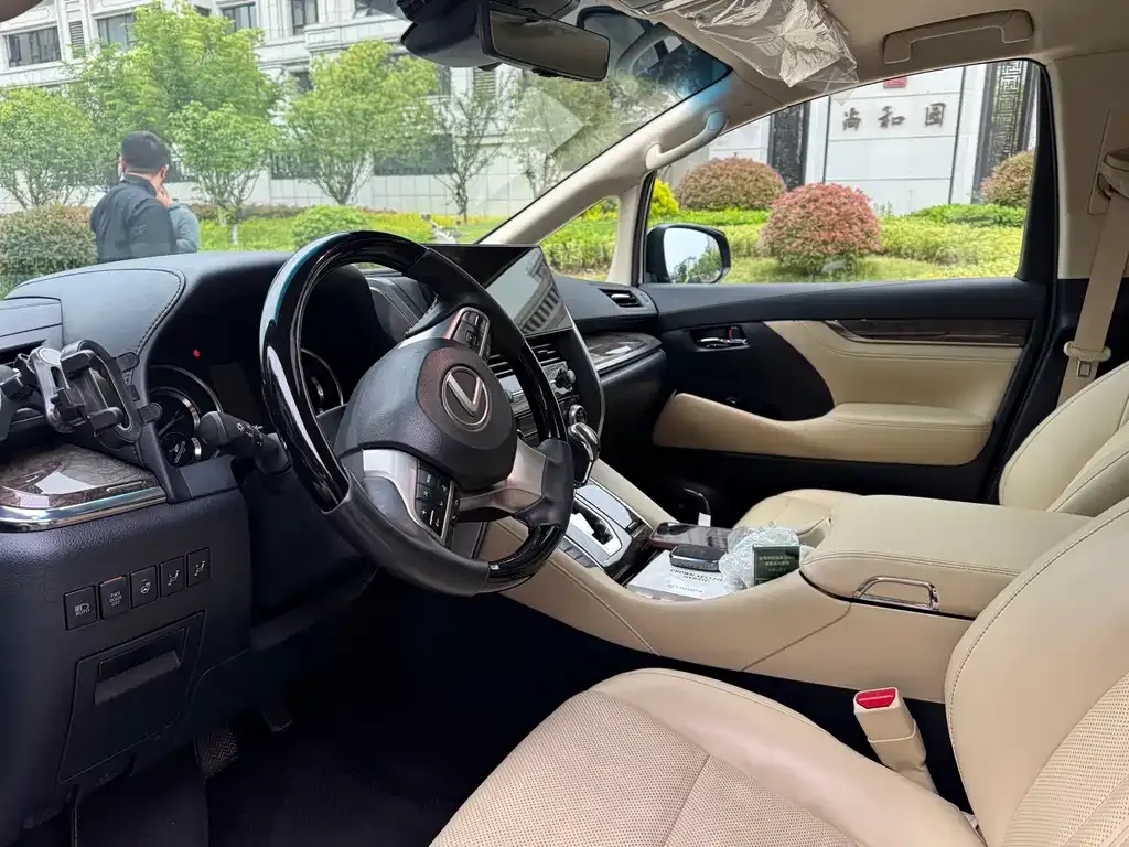 Toyota Vellfire 2023 из CN, фото 5