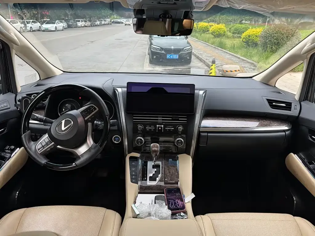 Toyota Vellfire 2023 из CN, фото 6