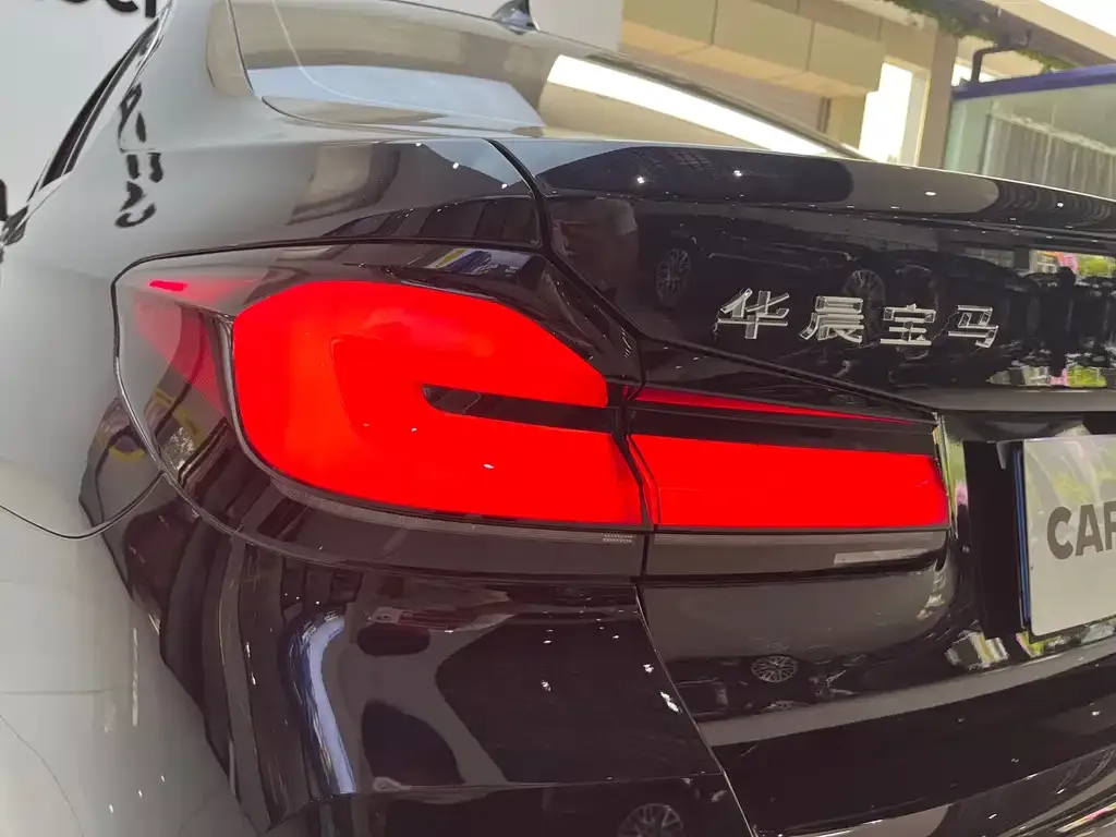 BMW 5 Series 2023 из CN, фото 5