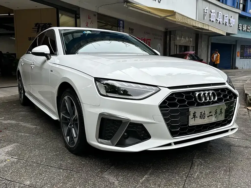Audi A4L 2022 из CN, фото 9