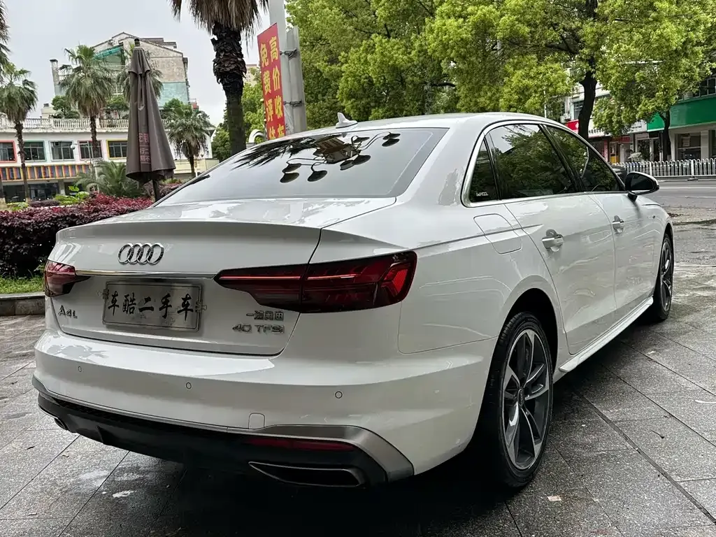 Audi A4L 2022 из CN, фото 8