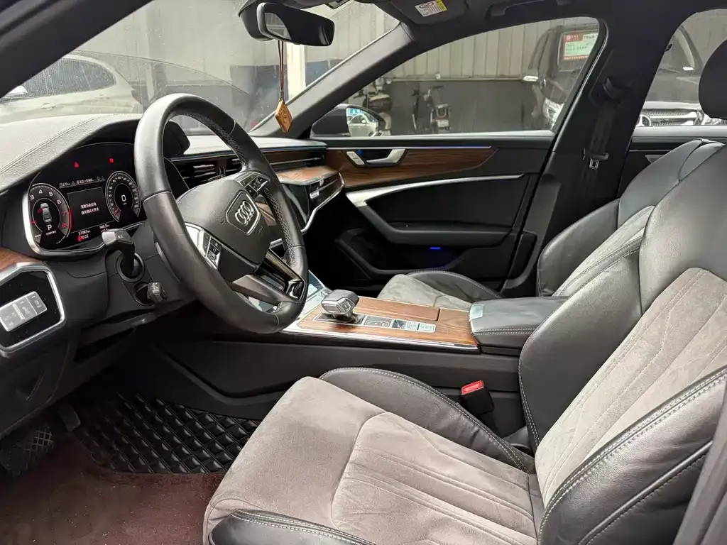 Audi A6L 2021 из CN, фото 9