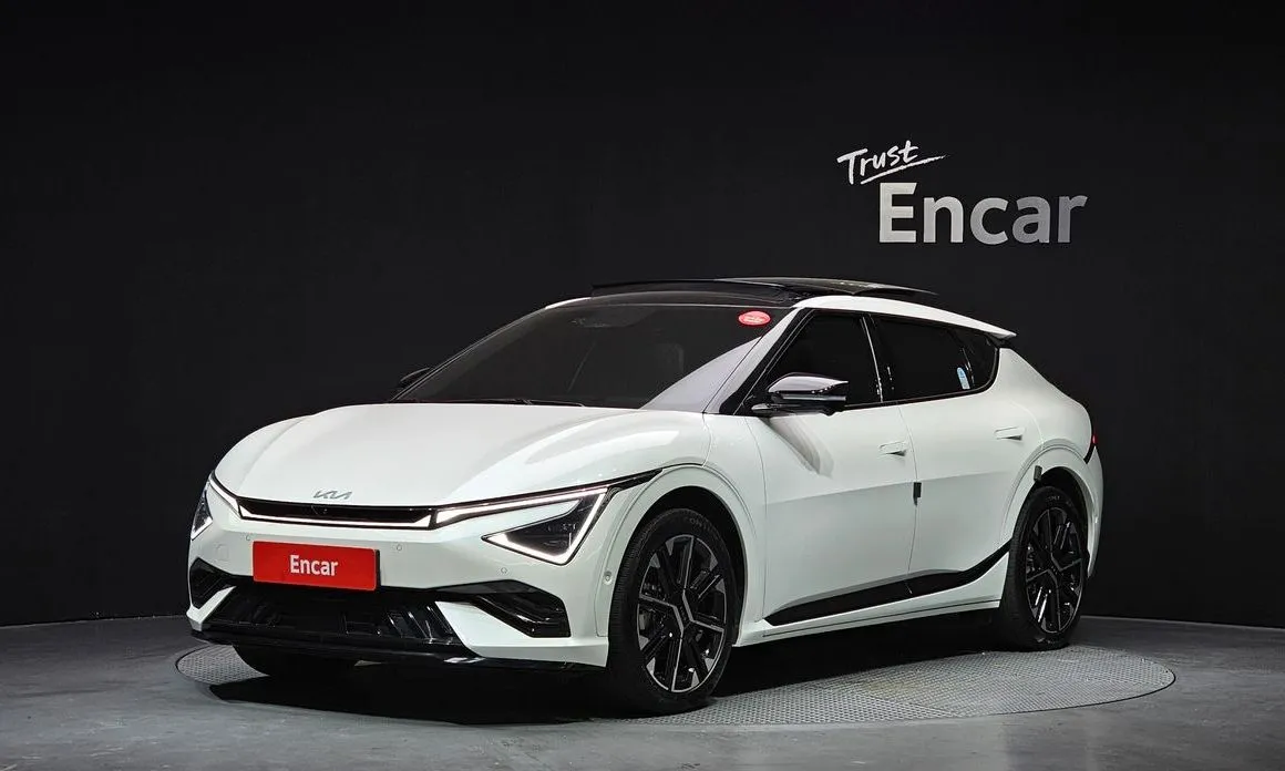 Kia EV6 — фото 1