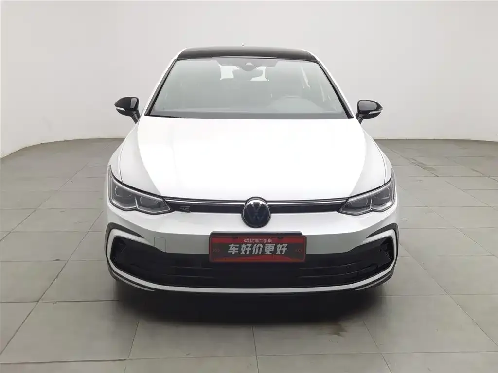 Volkswagen Golf 2023 из CN, фото 2