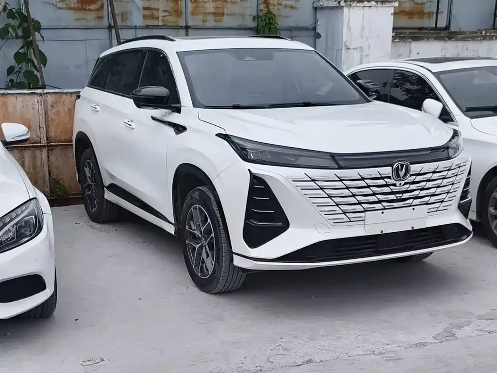 Changan CS75PLUS — фото 3