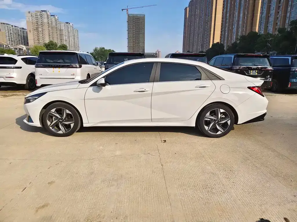 Hyundai Elantra 2023 из CN, фото 4