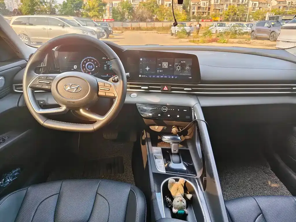 Hyundai Elantra 2023 из CN, фото 10