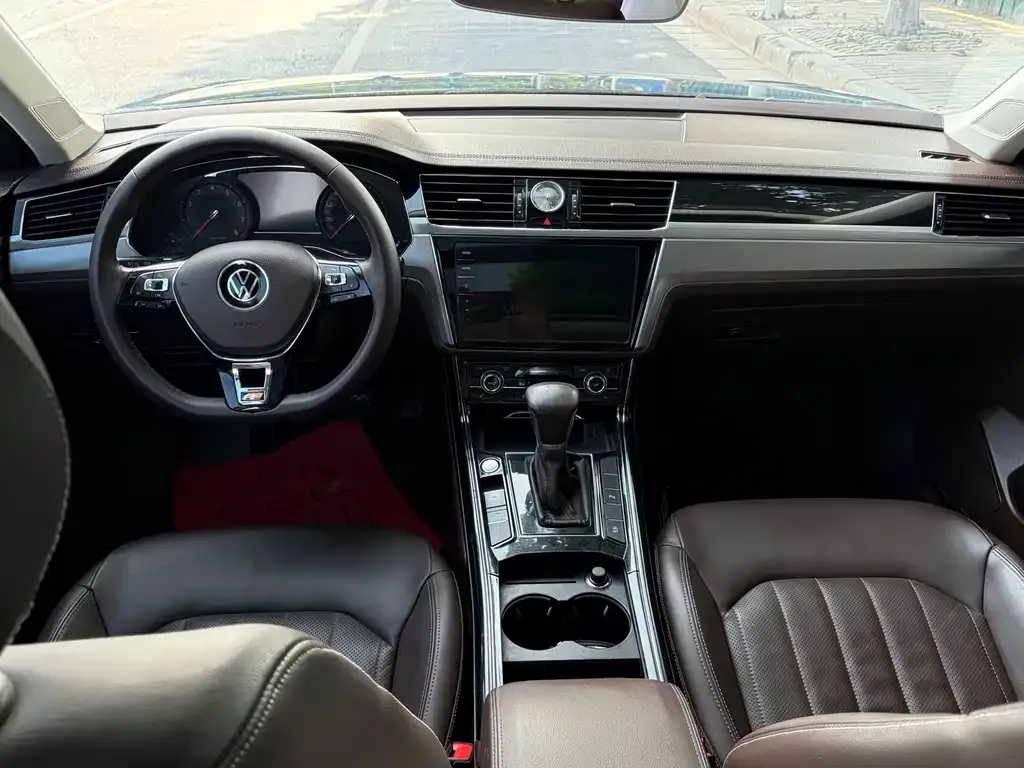 Volkswagen Phideon 2021 из CN, фото 2
