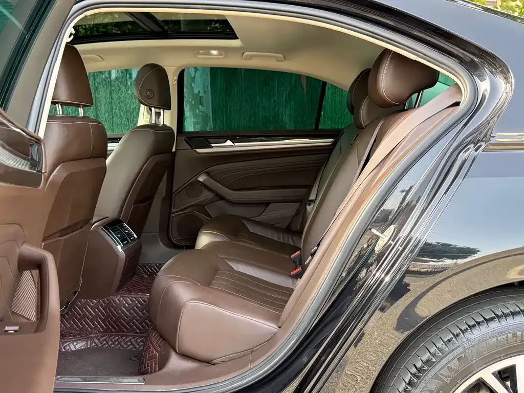 Volkswagen Phideon 2021 из CN, фото 8