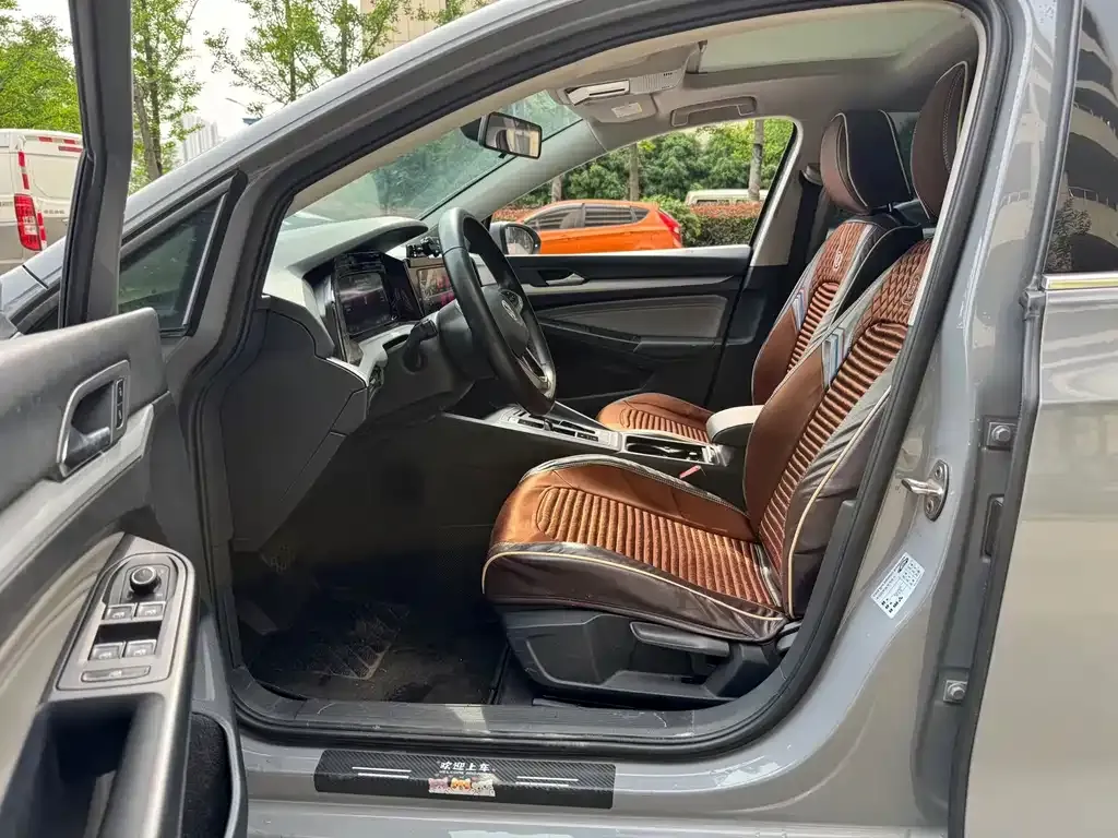 Volkswagen Golf 2021 из CN, фото 3