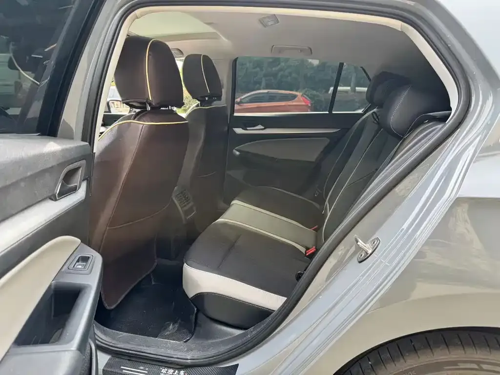 Volkswagen Golf 2021 из CN, фото 7