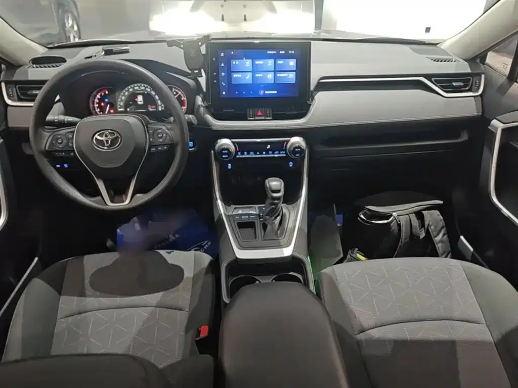 Toyota RAV4 2021 из CN, фото 4