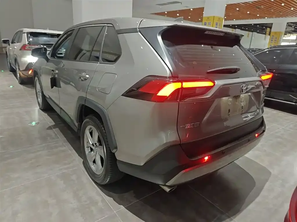 Toyota RAV4 2021 из CN, фото 9