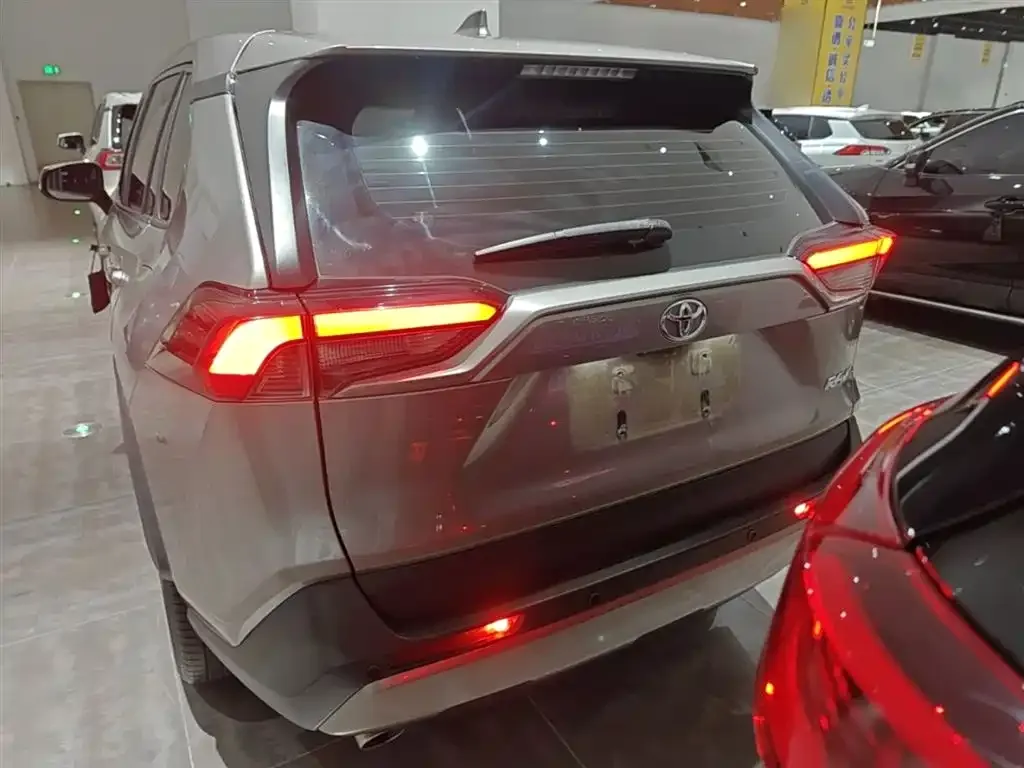 Toyota RAV4 2021 из CN, фото 7