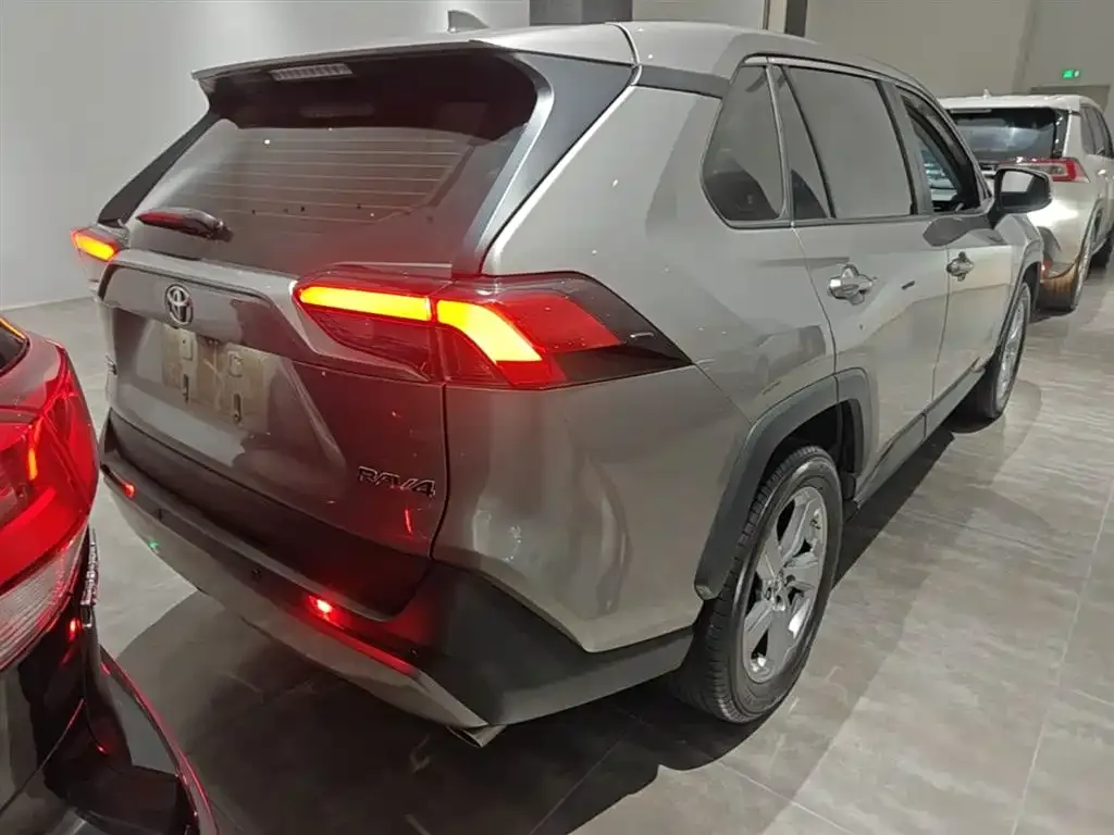 Toyota RAV4 2021 из CN, фото 10