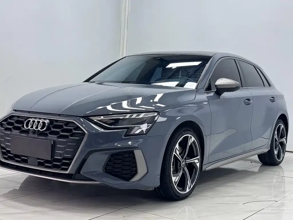 Audi A3 — фото 1
