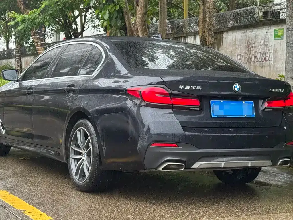 BMW 5 Series — фото 4