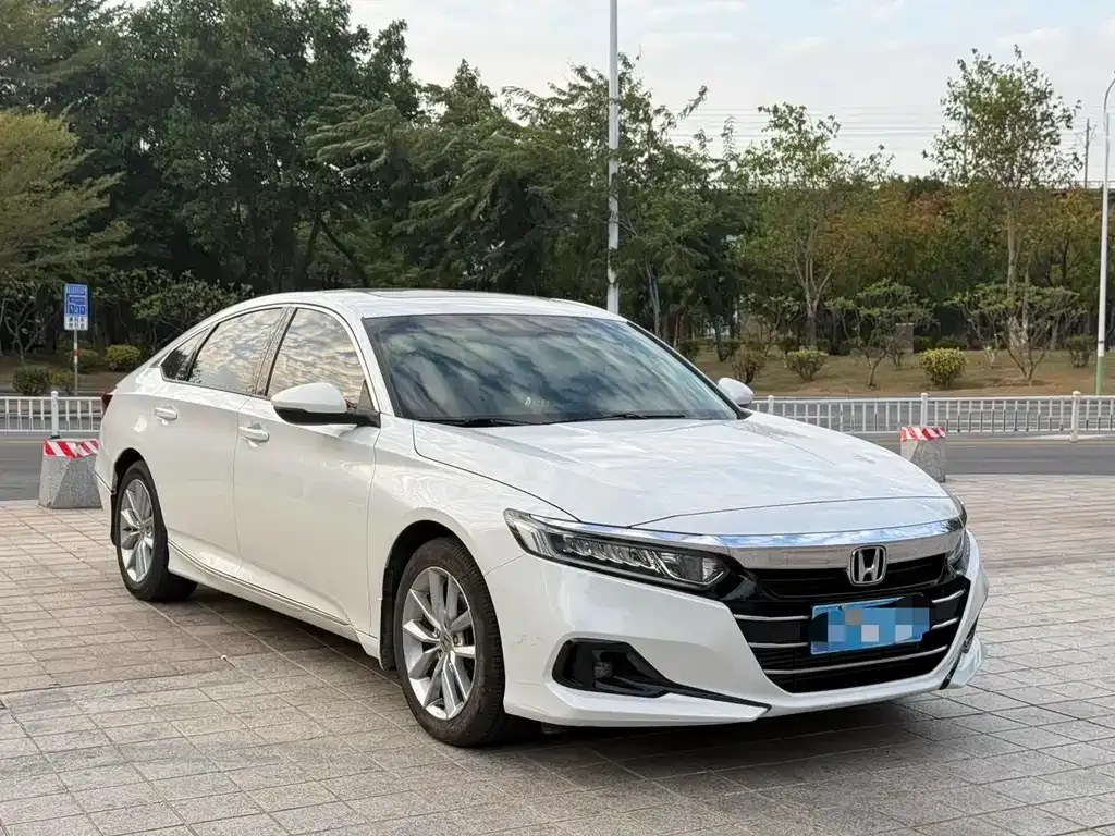 Honda Accord — фото 9