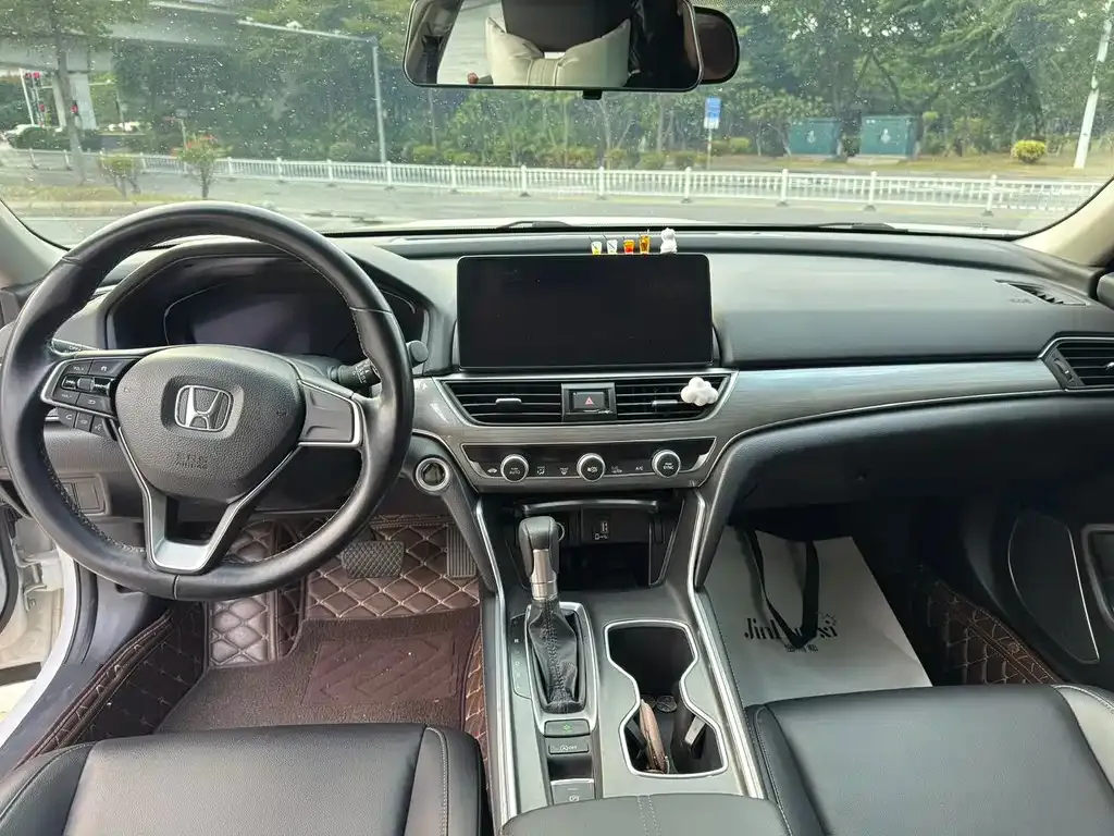 Honda Accord — фото 6