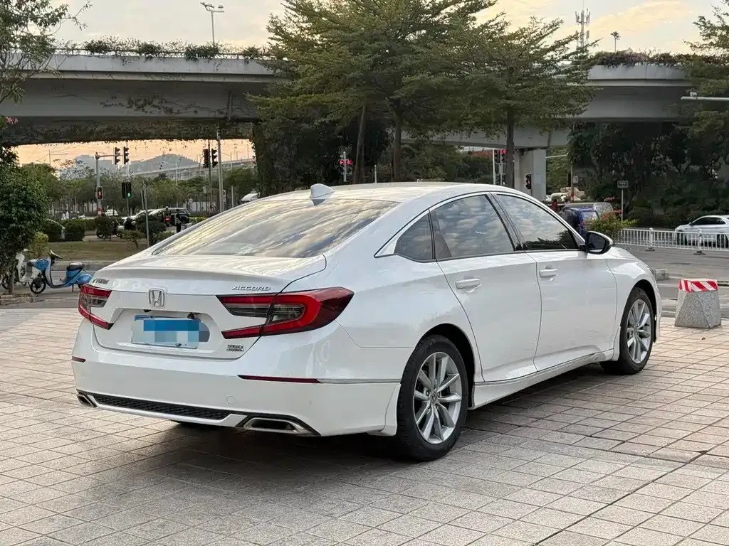 Honda Accord — фото 7