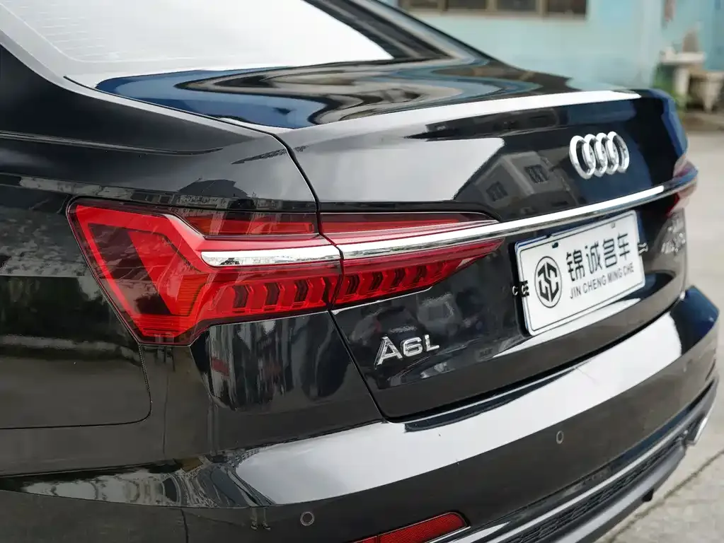 Audi A6L — фото 9