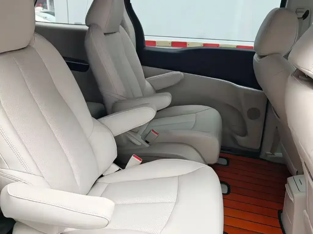 Buick GL8 2022 из CN, фото 3