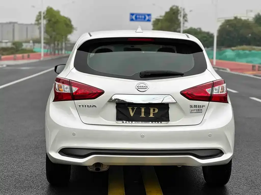 Nissan Tiida 2023 из CN, фото 3