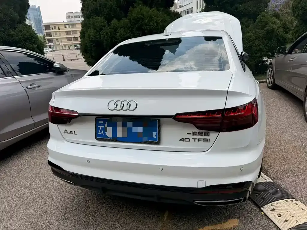 Audi A4L 2023 из CN, фото 5