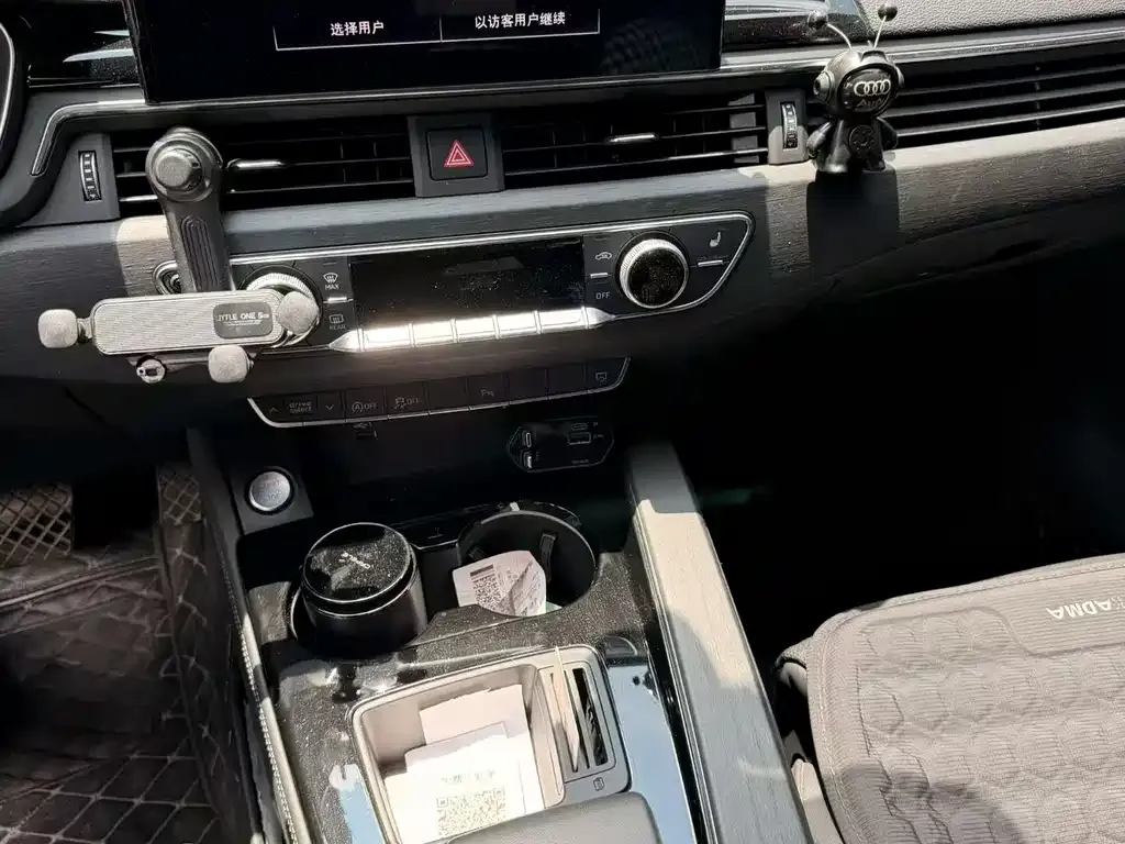 Audi A4L 2023 из CN, фото 4