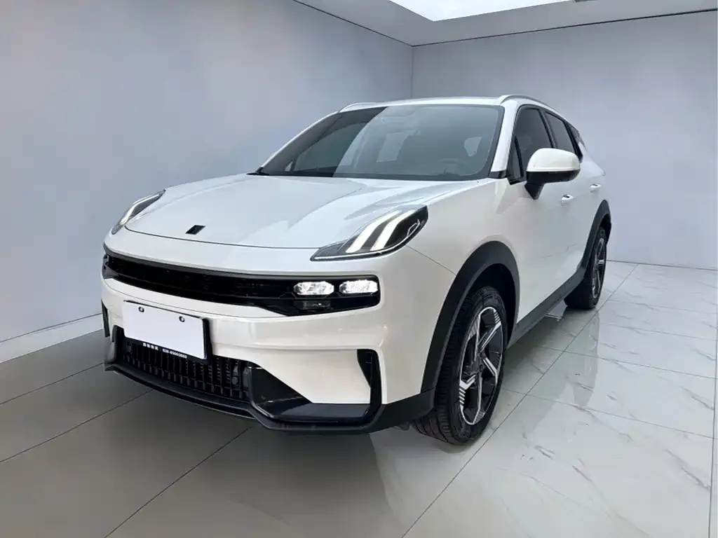 Lynk & Co 06