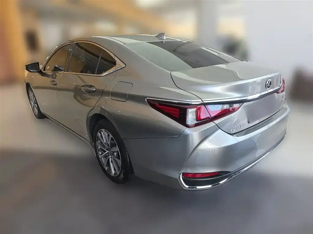 Lexus ES — фото 6