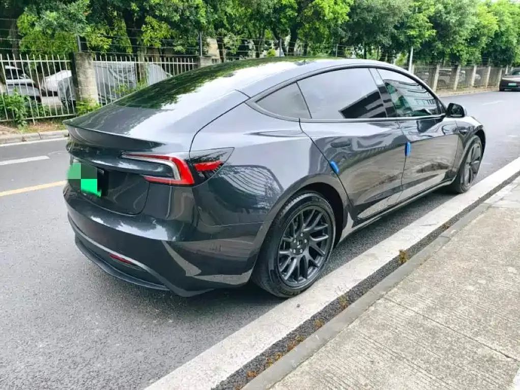 Tesla Model 3 — фото 9