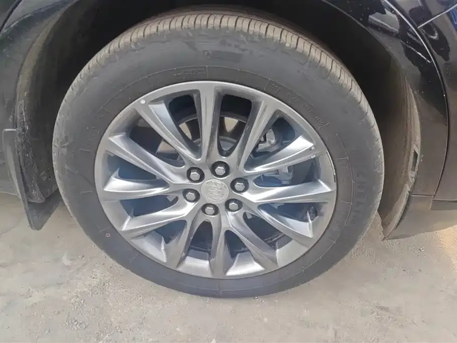 Buick Enclave — фото 10