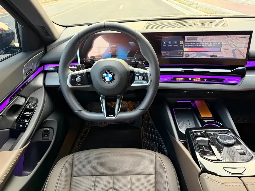 BMW 5 Series 2025 из CN, фото 9