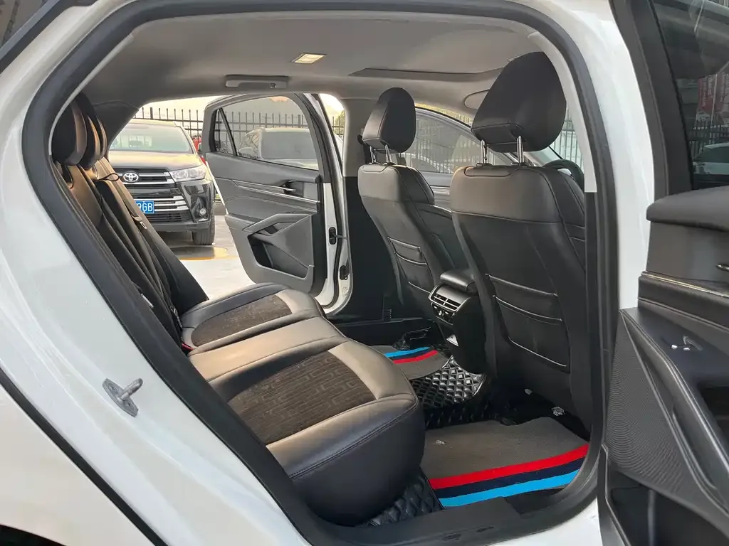 Ford Mondeo 2023 из CN, фото 6