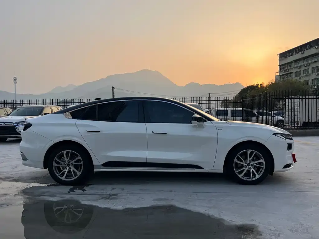 Ford Mondeo 2023 из CN, фото 4