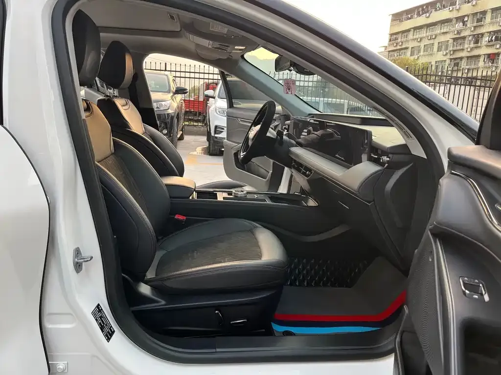 Ford Mondeo 2023 из CN, фото 2