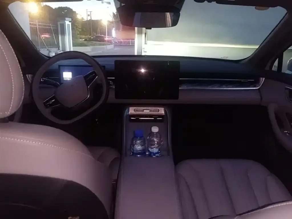 Roewe M7 DMH 2025 из CN, фото 4